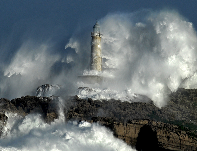 When the oceans rise and thunders roar... (이미지 출처: Google image)